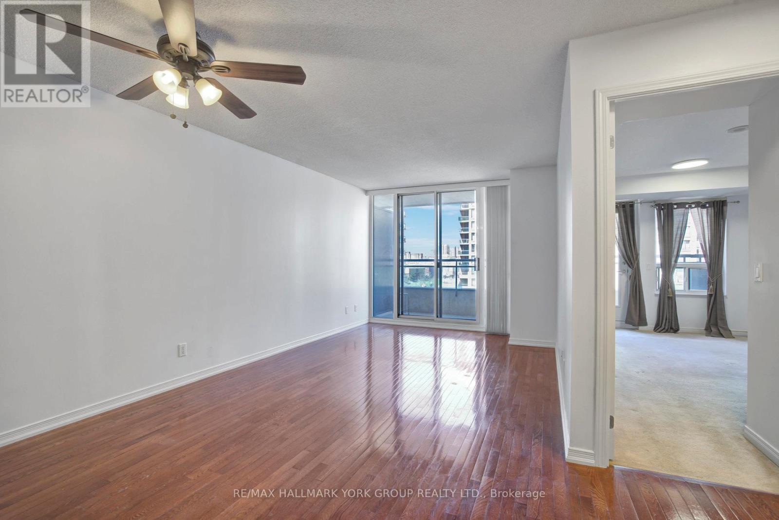 407 - 310 Red Maple Road, Richmond Hill, Ontario  L4C 0T7 - Photo 3 - N12982368