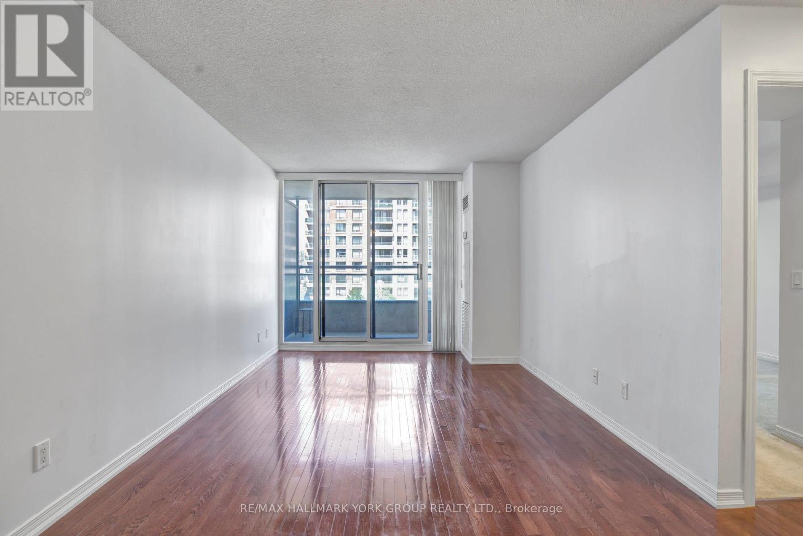 407 - 310 Red Maple Road, Richmond Hill, Ontario  L4C 0T7 - Photo 4 - N12982368