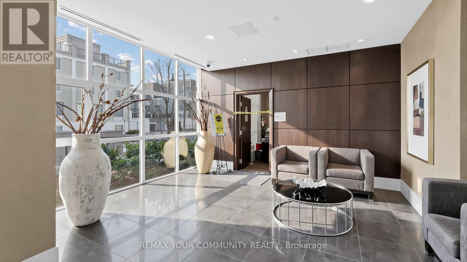 703 - 21 Upper Duke Crescent, Markham, Ontario  L6G 0B7 - Photo 4 - N12982388