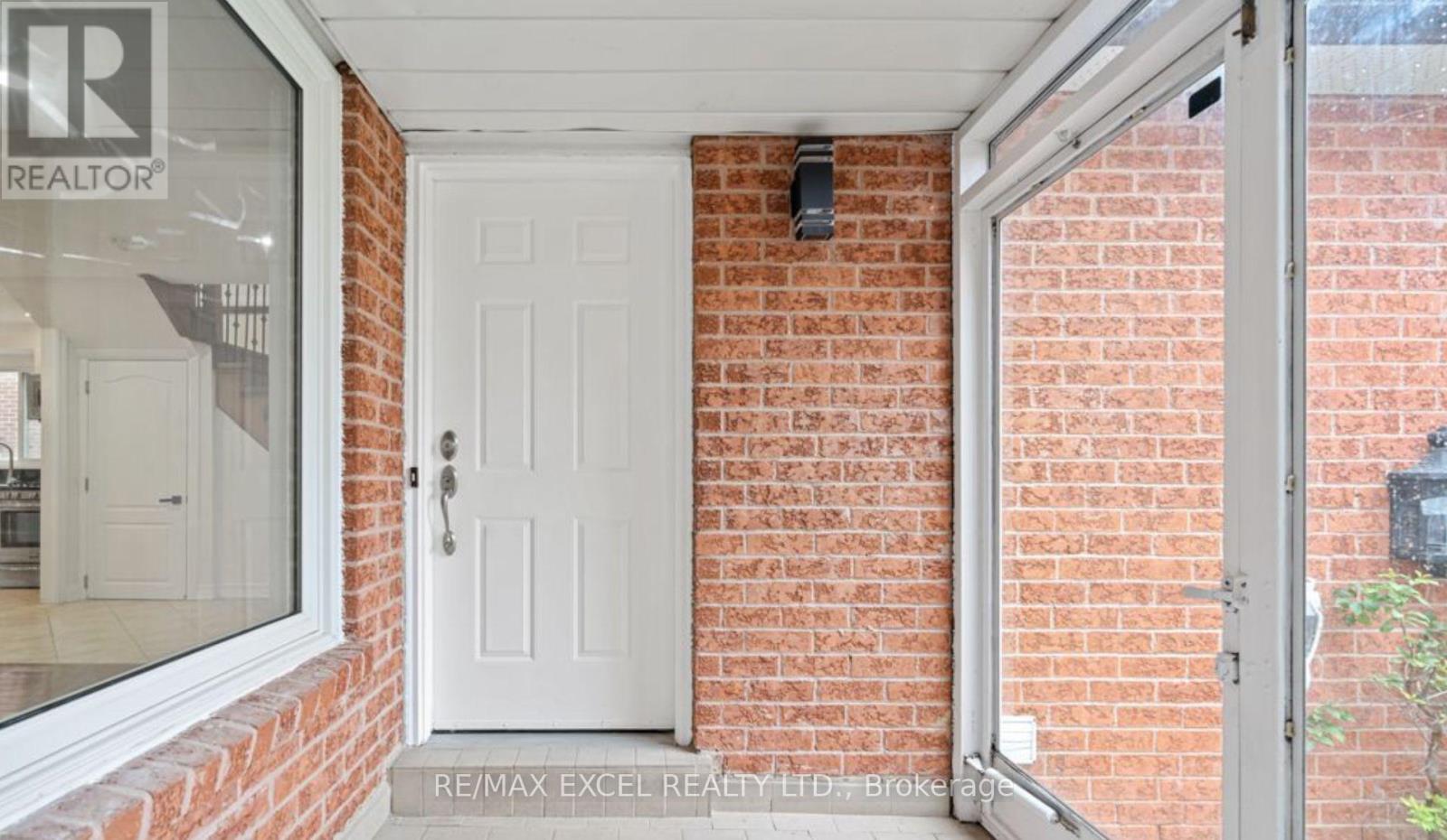 Main - 173 Kersey Crescent, Richmond Hill, Ontario  L4C 8X7 - Photo 3 - N12982390