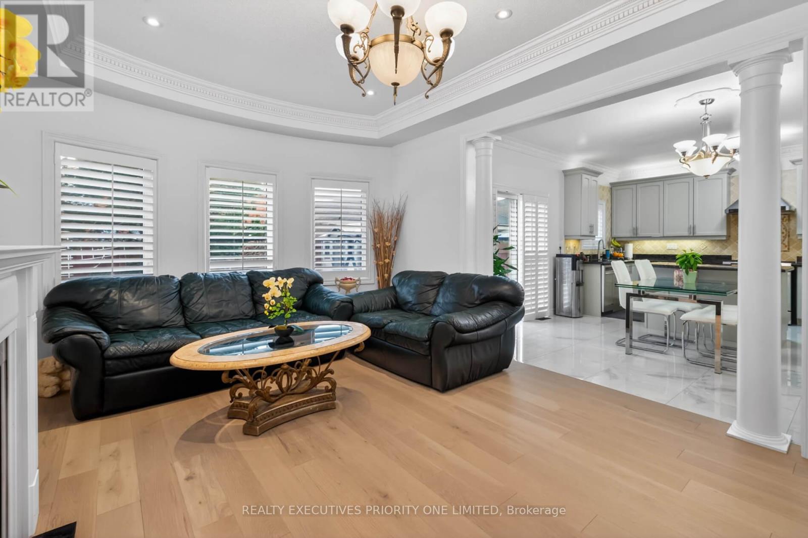 130 Greenview Circle, Vaughan, Ontario  L6A 0B6 - Photo 11 - N12982394