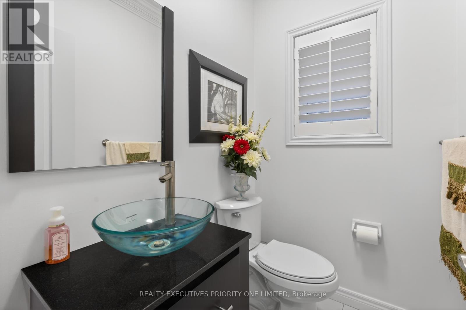 130 Greenview Circle, Vaughan, Ontario  L6A 0B6 - Photo 21 - N12982394