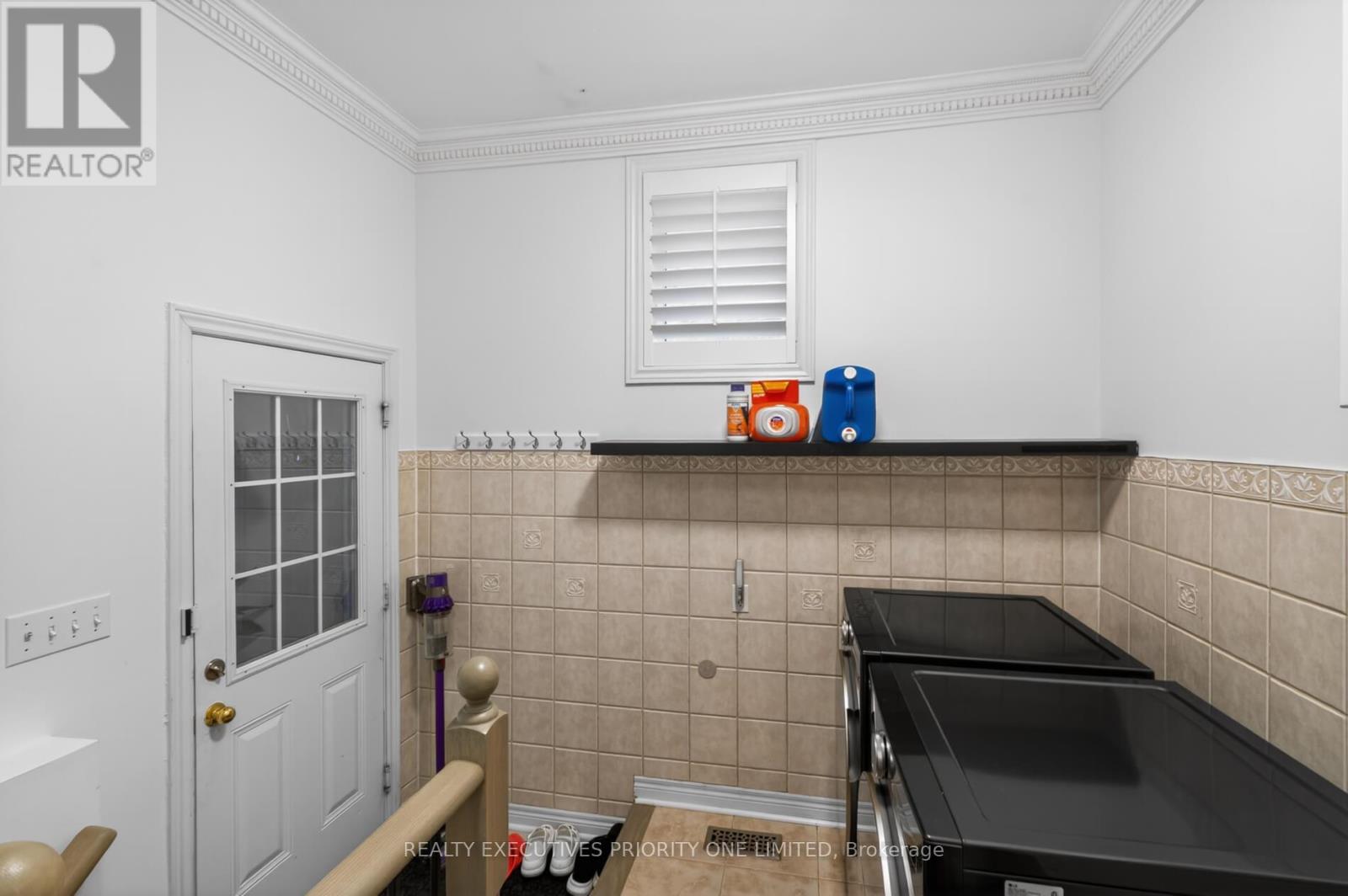 130 Greenview Circle, Vaughan, Ontario  L6A 0B6 - Photo 22 - N12982394