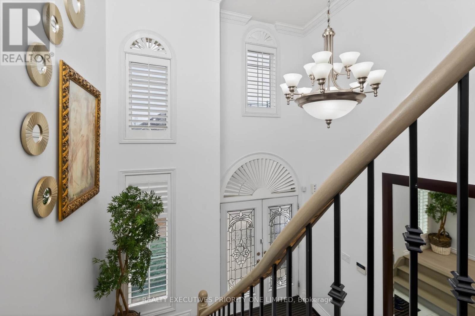 130 Greenview Circle, Vaughan, Ontario  L6A 0B6 - Photo 23 - N12982394