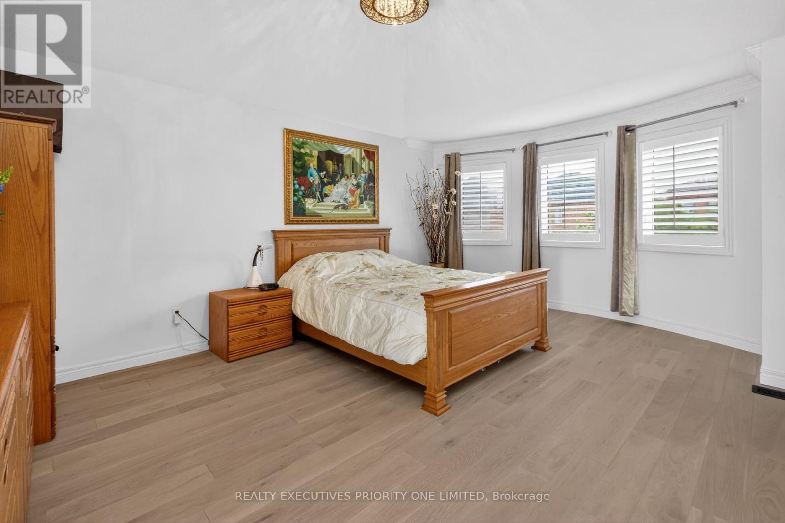 130 Greenview Circle, Vaughan, Ontario  L6A 0B6 - Photo 27 - N12982394