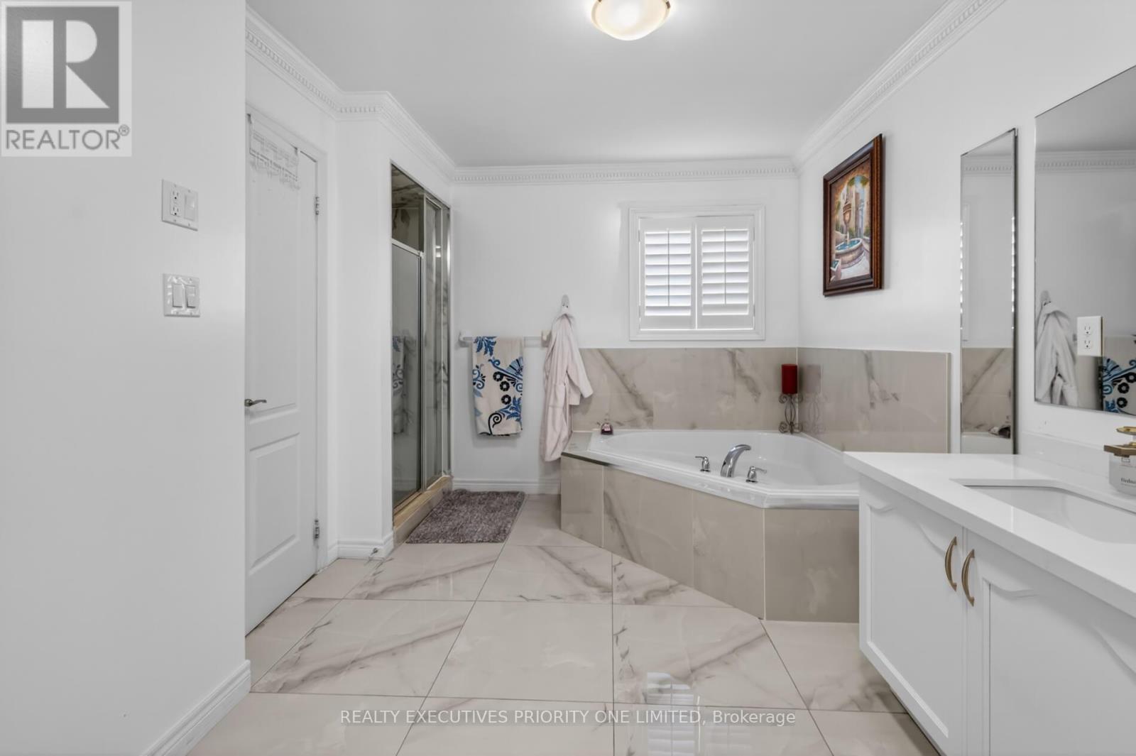 130 Greenview Circle, Vaughan, Ontario  L6A 0B6 - Photo 31 - N12982394