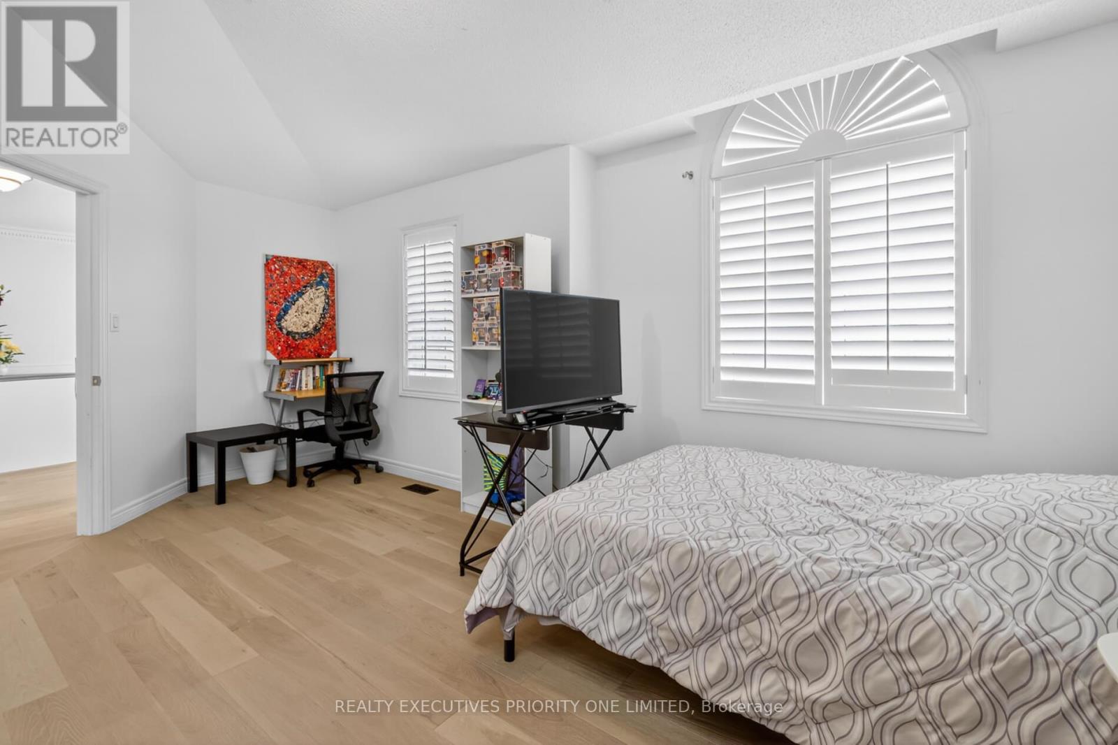 130 Greenview Circle, Vaughan, Ontario  L6A 0B6 - Photo 33 - N12982394