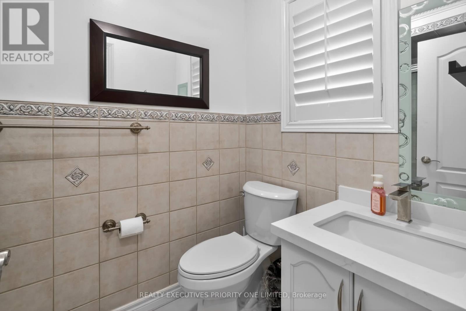 130 Greenview Circle, Vaughan, Ontario  L6A 0B6 - Photo 38 - N12982394