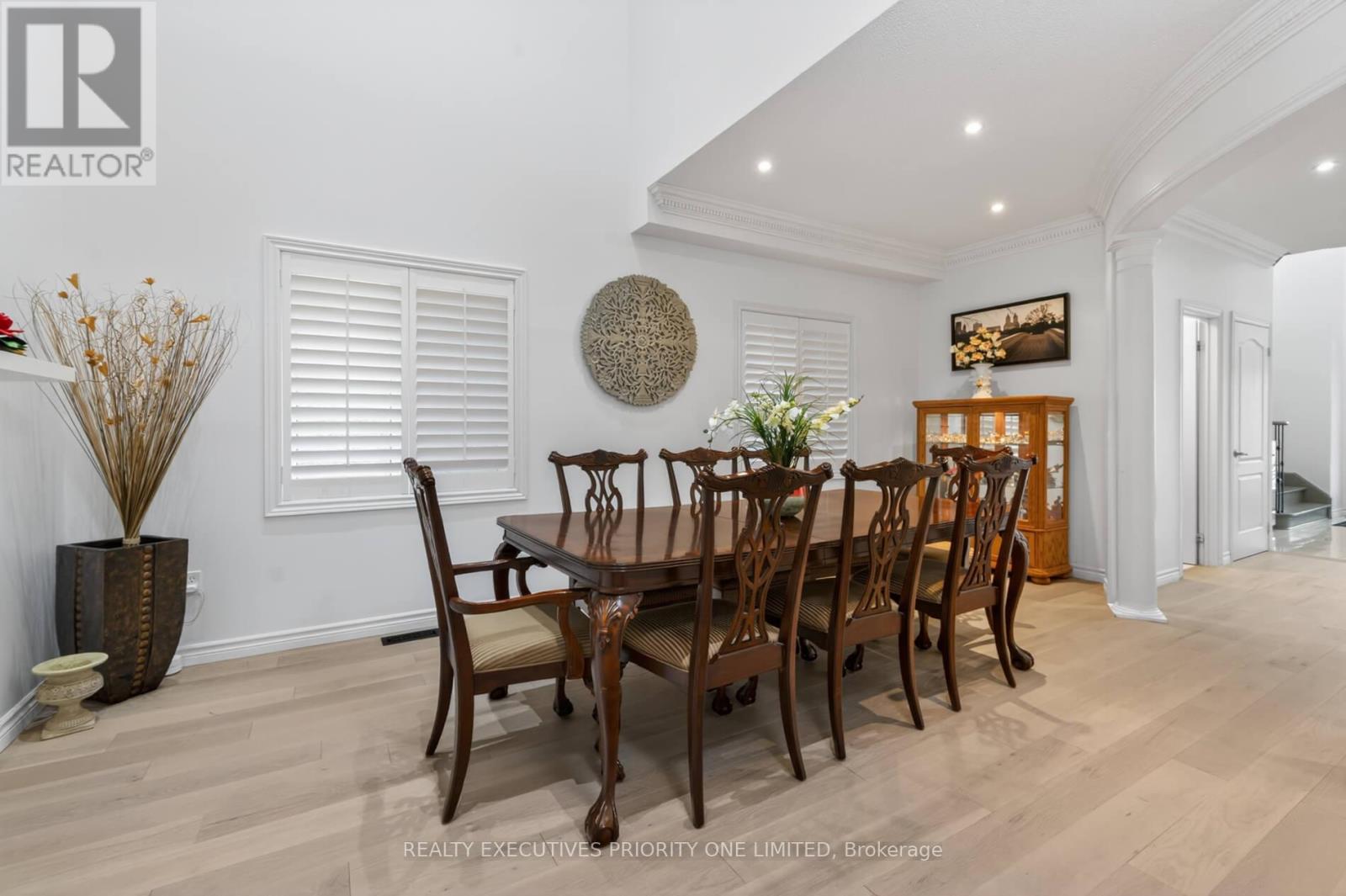 130 Greenview Circle, Vaughan, Ontario  L6A 0B6 - Photo 7 - N12982394