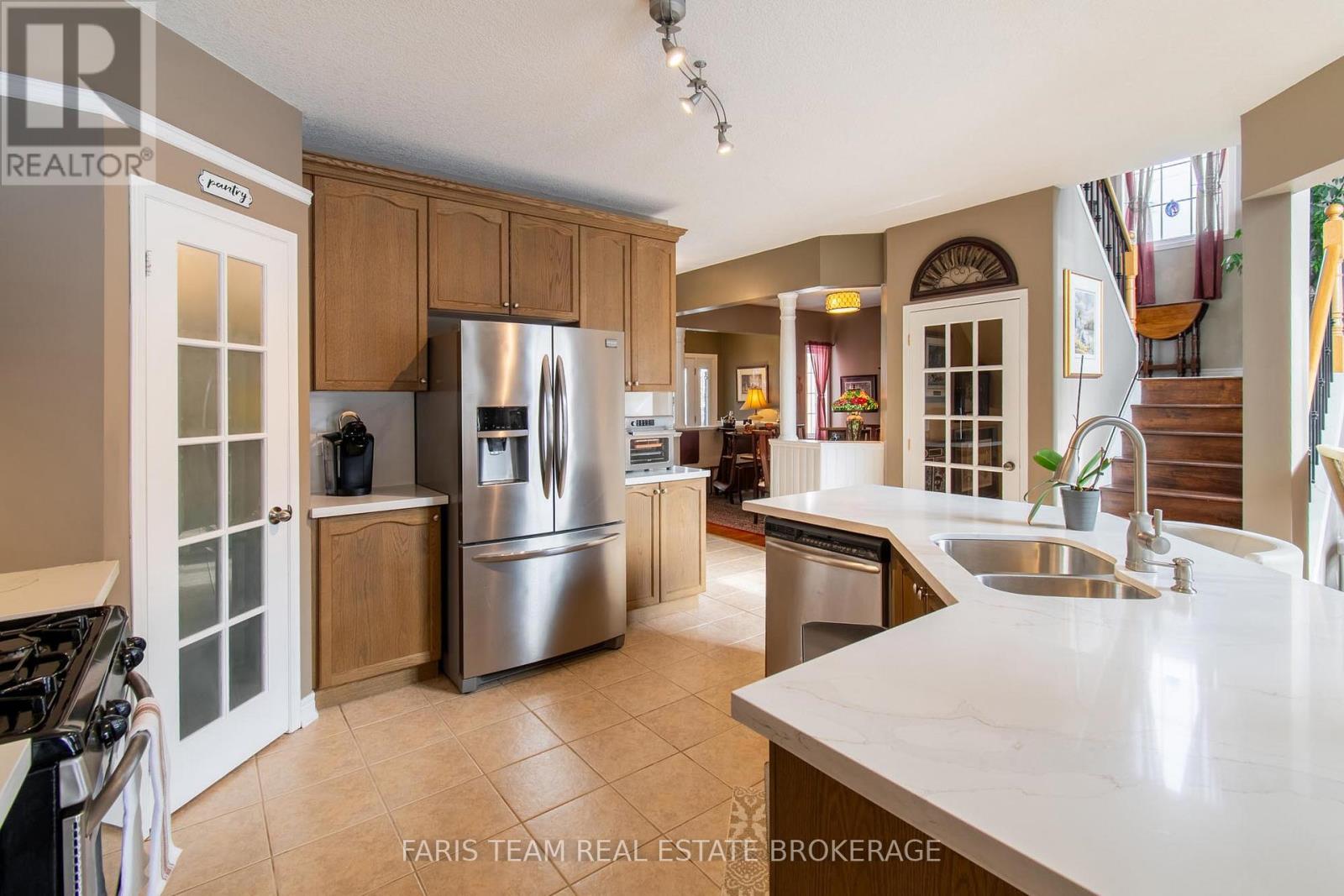 1091 Booth Avenue, Innisfil, Ontario  L9S 4W6 - Photo 8 - N12982444