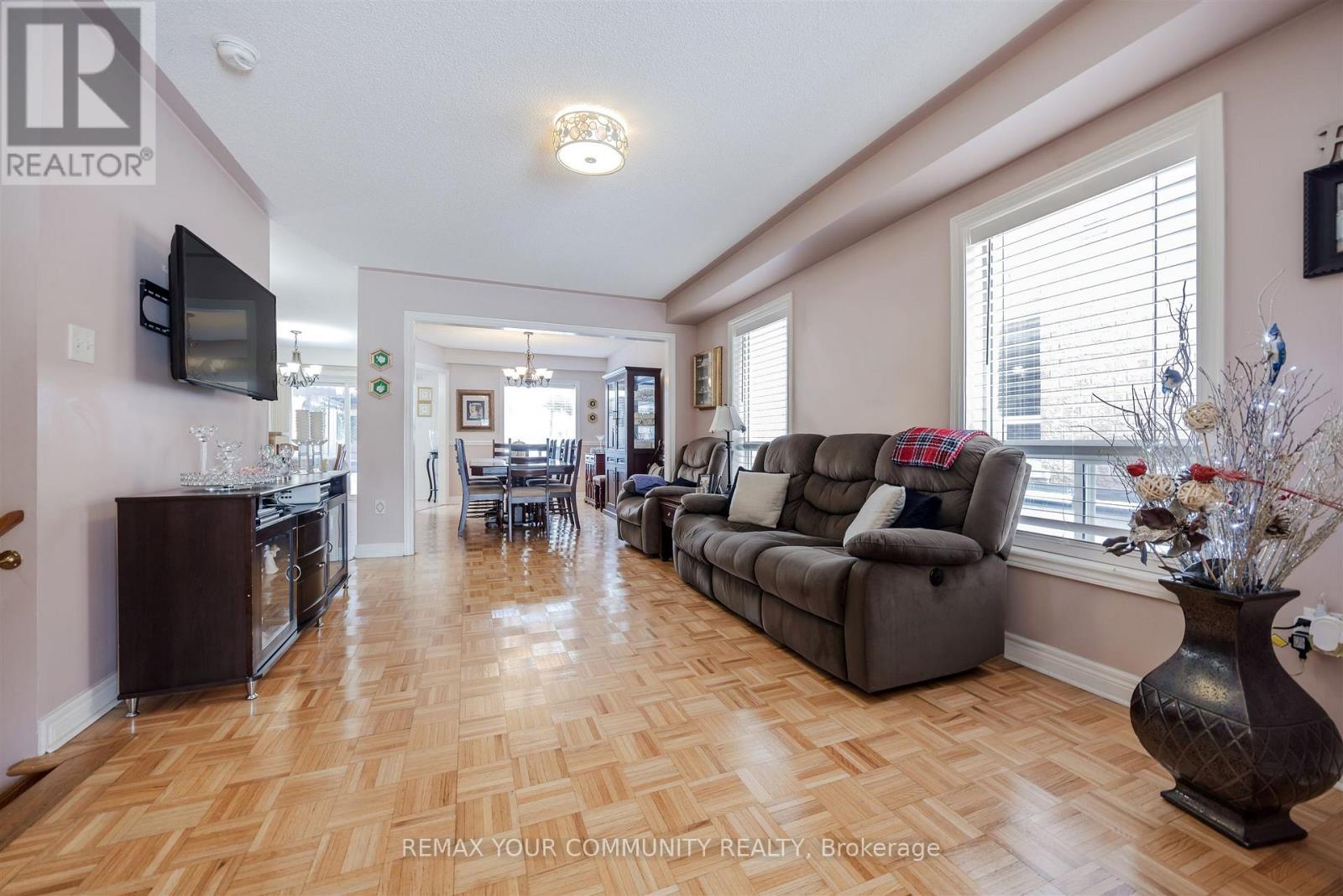 50 Lodgeway Drive, Vaughan, Ontario  L6A 3S5 - Photo 4 - N12982460