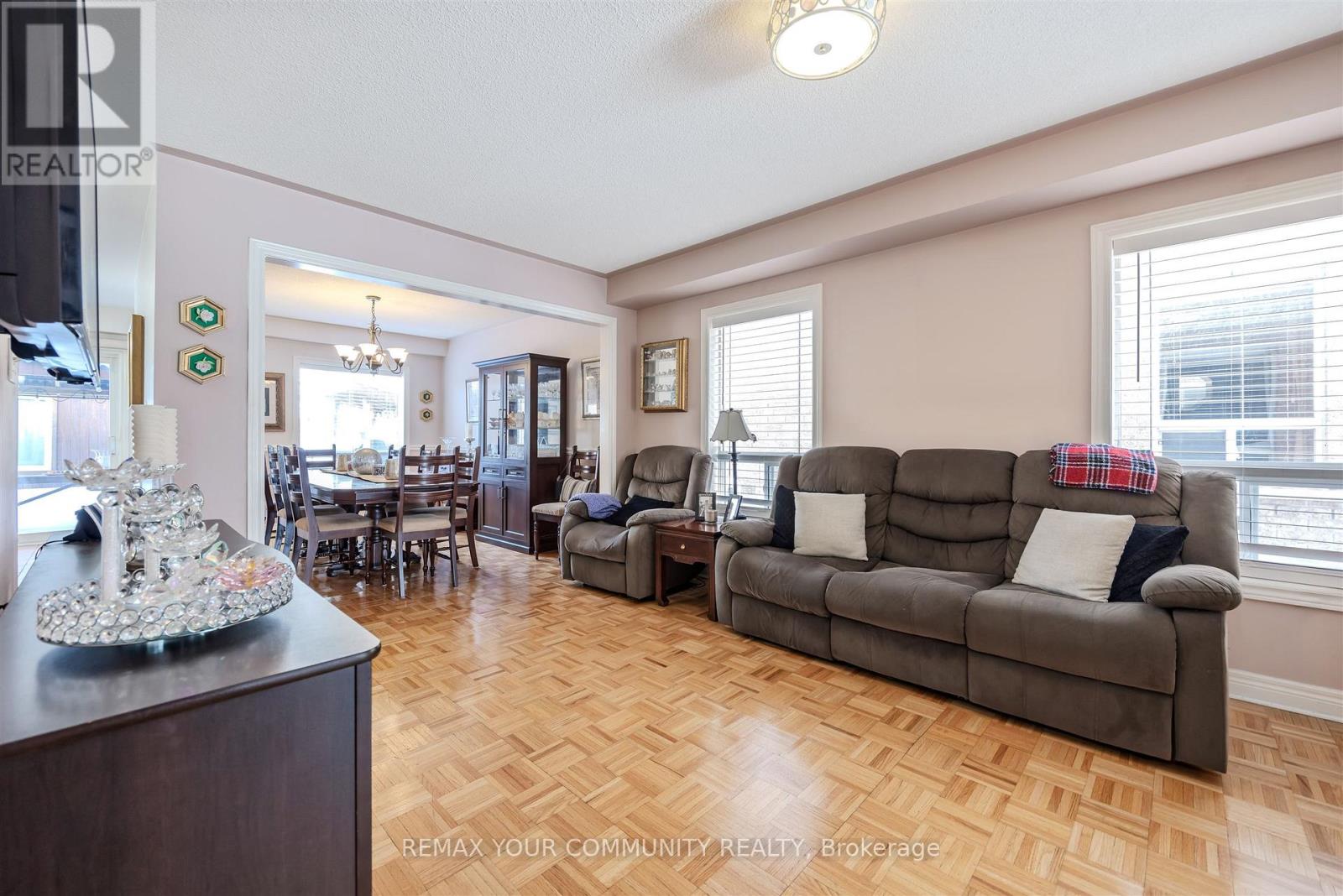 50 Lodgeway Drive, Vaughan, Ontario  L6A 3S5 - Photo 6 - N12982460