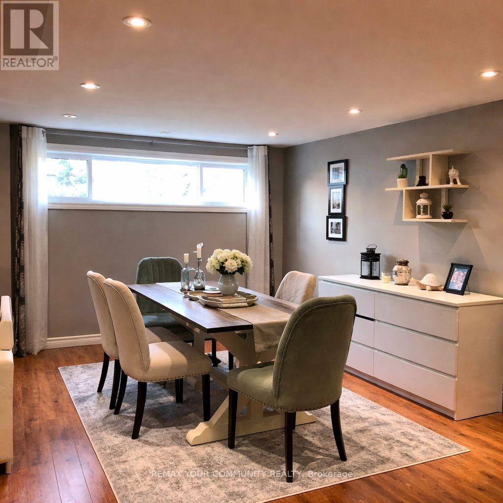 708 Mountview Place, Newmarket, Ontario  L3Y 3P7 - Photo 3 - N12982466