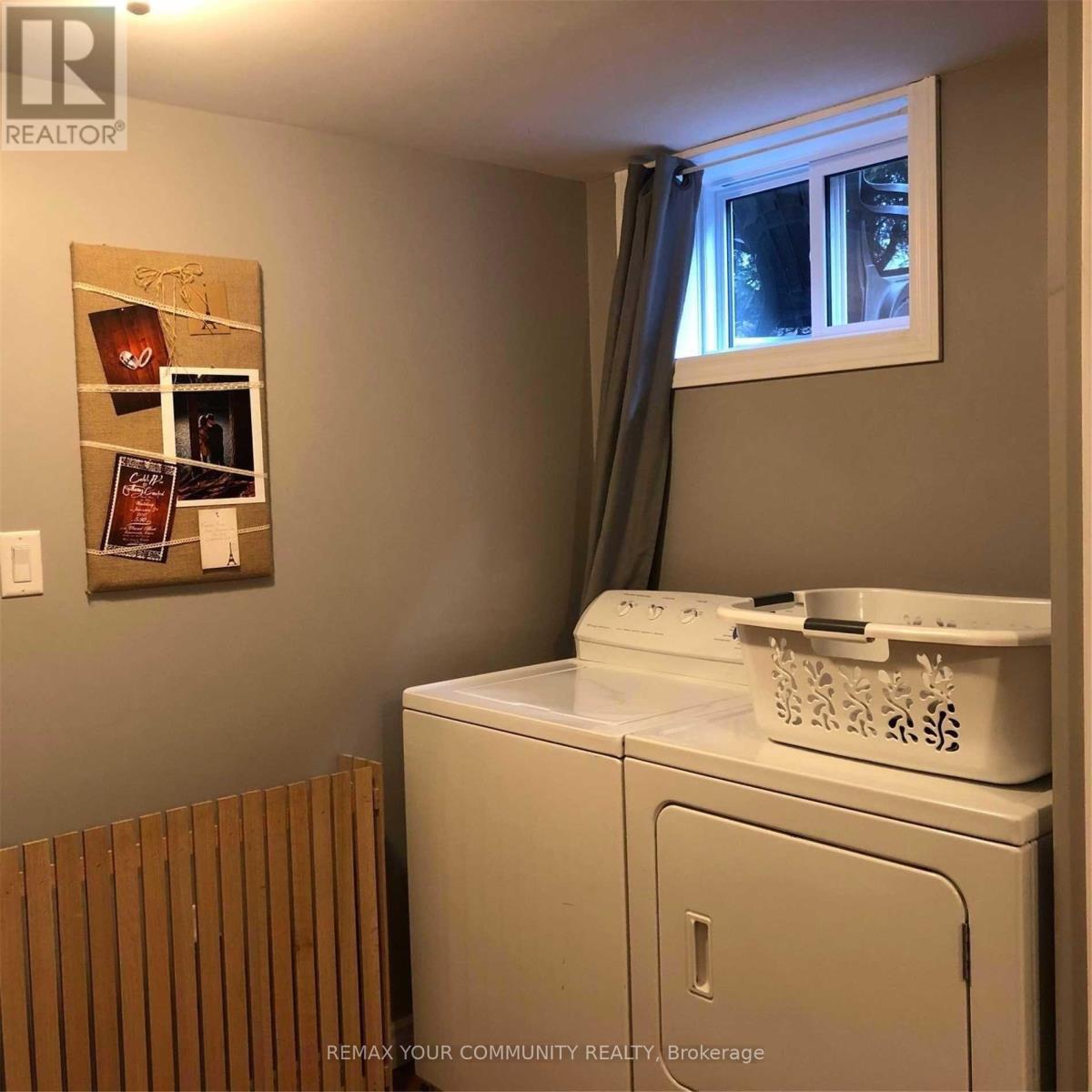 708 Mountview Place, Newmarket, Ontario  L3Y 3P7 - Photo 8 - N12982466