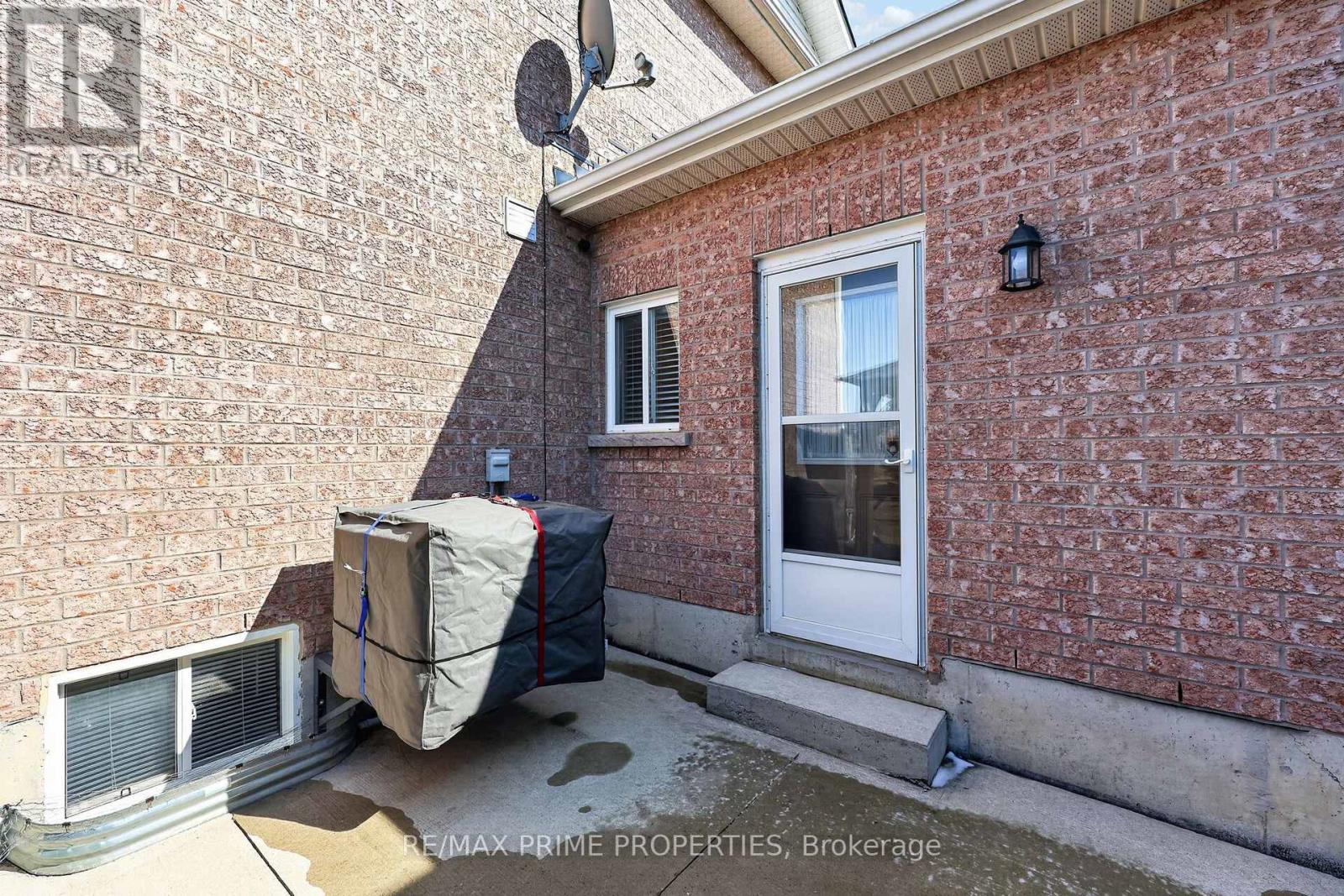 472 King Street E, East Gwillimbury, Ontario  L0G 1M0 - Photo 33 - N12982468