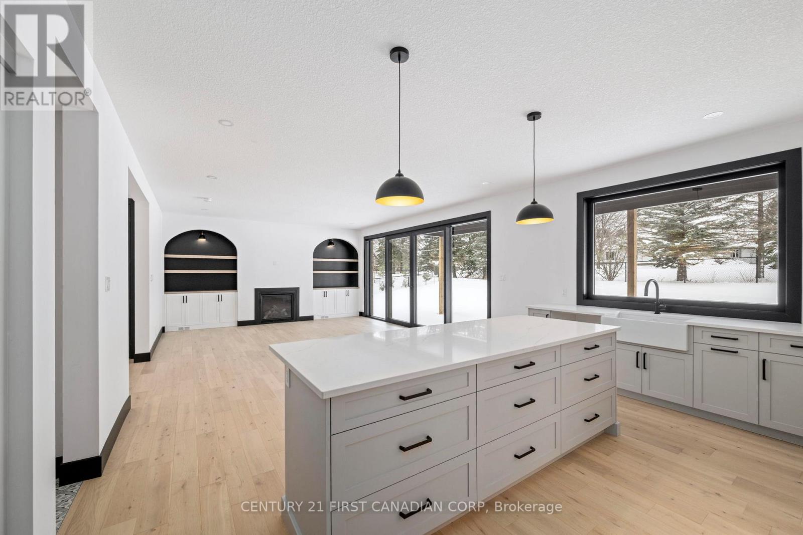 263 Foxborough Place, Thames Centre, Ontario  N0M 2P0 - Photo 10 - X12762636