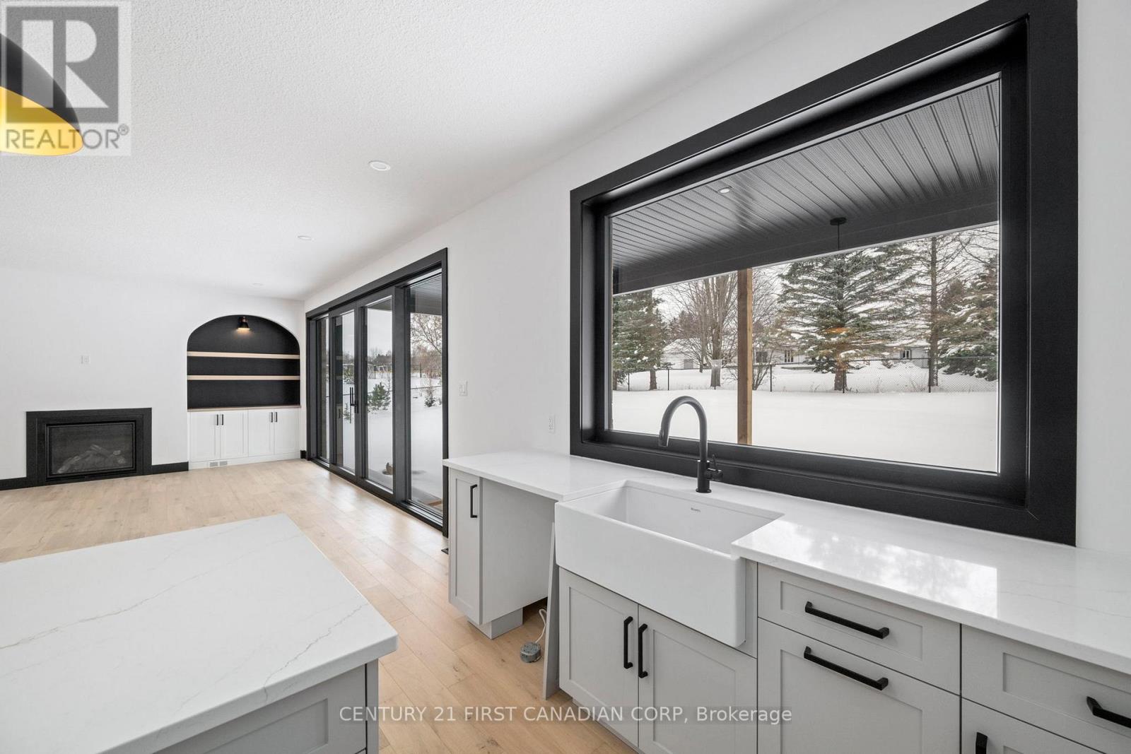 263 Foxborough Place, Thames Centre, Ontario  N0M 2P0 - Photo 12 - X12762636