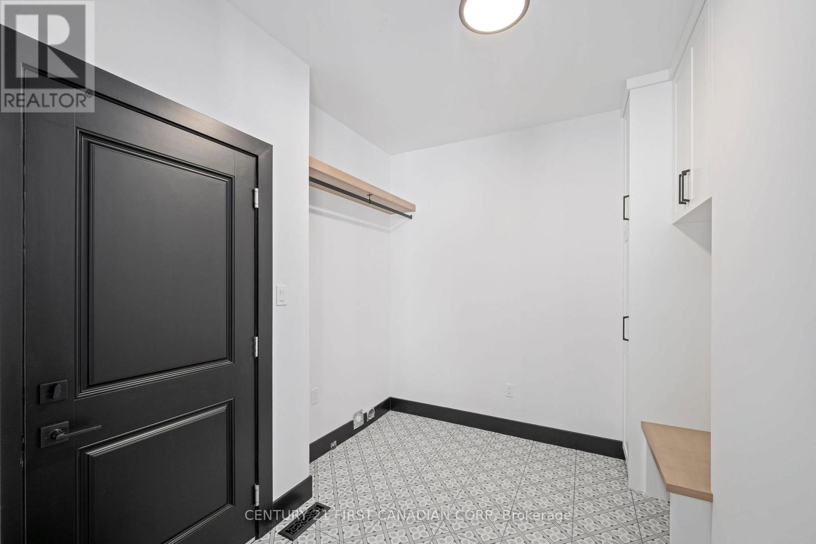 263 Foxborough Place, Thames Centre, Ontario  N0M 2P0 - Photo 15 - X12762636