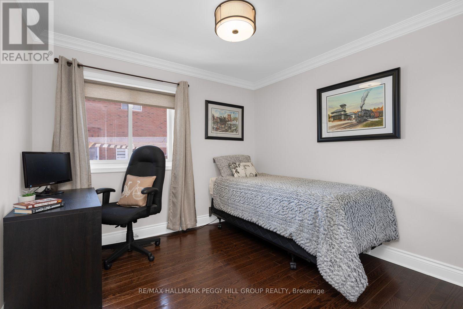 10 Duckworth Street, Barrie, Ontario  L4M 3V8 - Photo 11 - S12982370