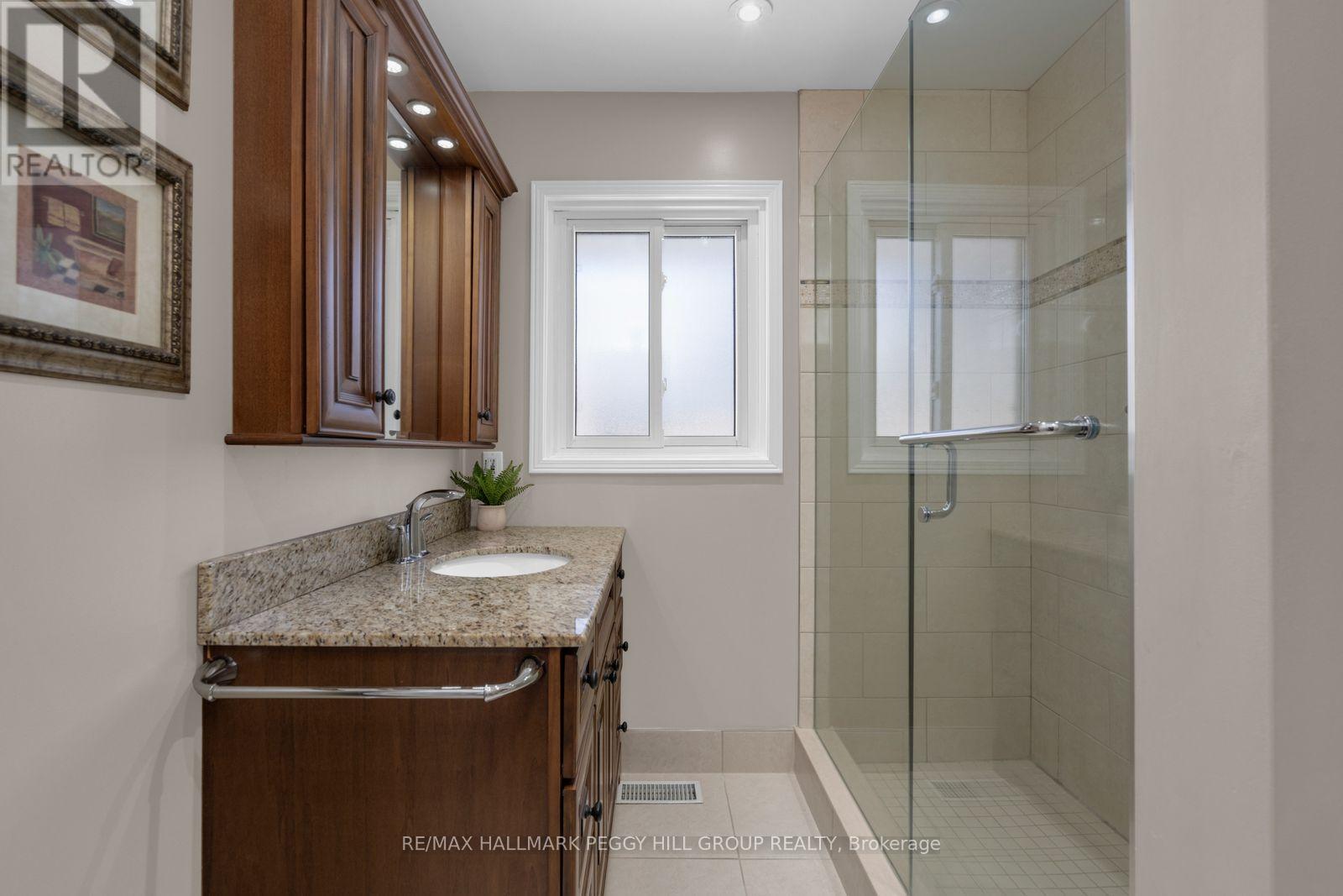 10 Duckworth Street, Barrie, Ontario  L4M 3V8 - Photo 12 - S12982370