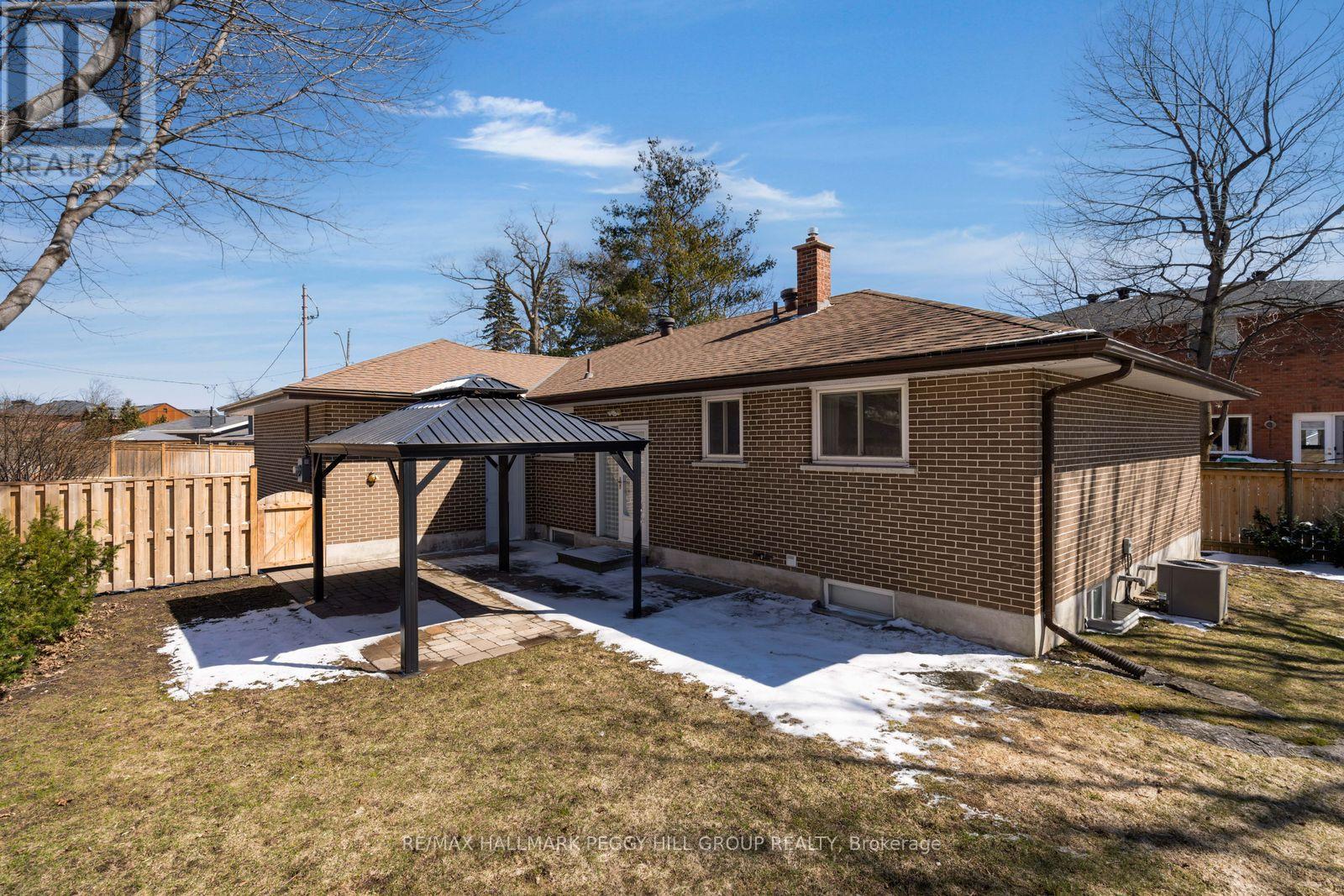 10 Duckworth Street, Barrie, Ontario  L4M 3V8 - Photo 17 - S12982370