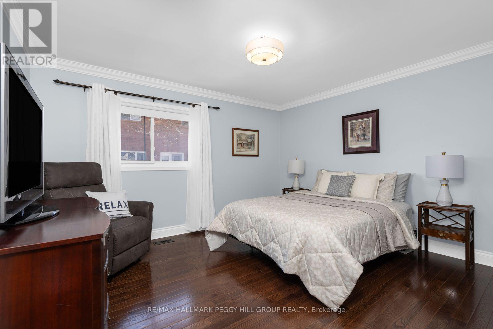 10 Duckworth Street, Barrie, Ontario  L4M 3V8 - Photo 9 - S12982370