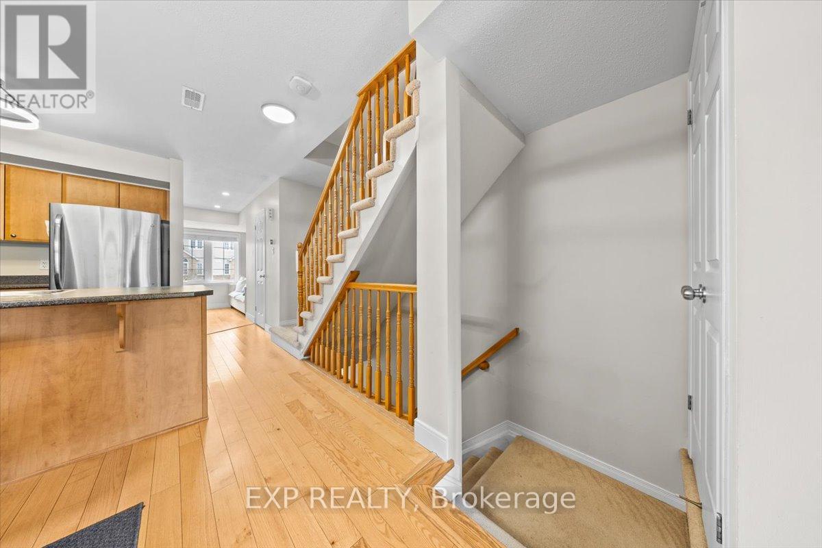 57 Steele Park Private, Ottawa, Ontario  K1J 0J2 - Photo 10 - X12952020