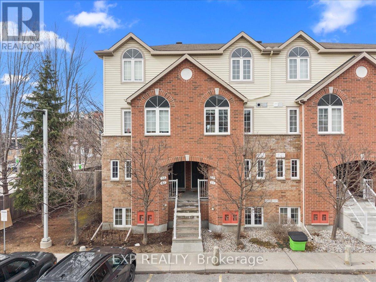 57 Steele Park Private, Ottawa, Ontario  K1J 0J2 - Photo 2 - X12952020