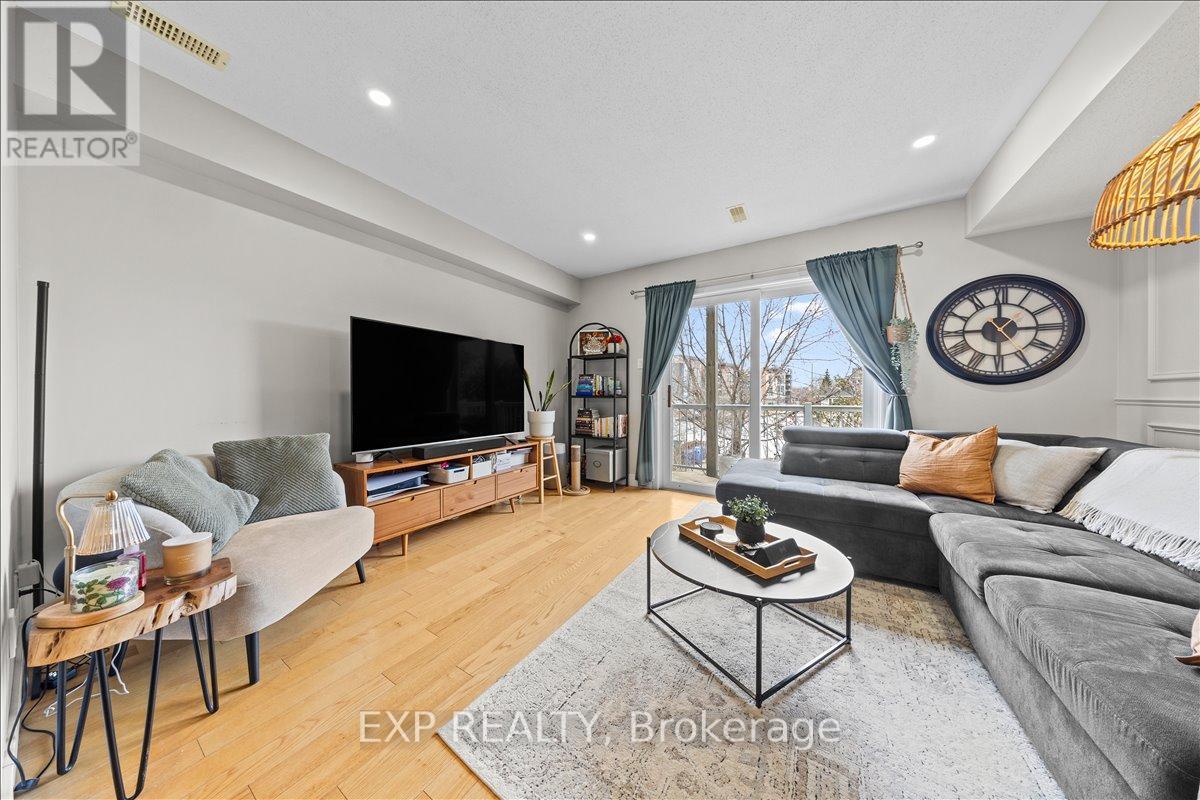 57 Steele Park Private, Ottawa, Ontario  K1J 0J2 - Photo 6 - X12952020