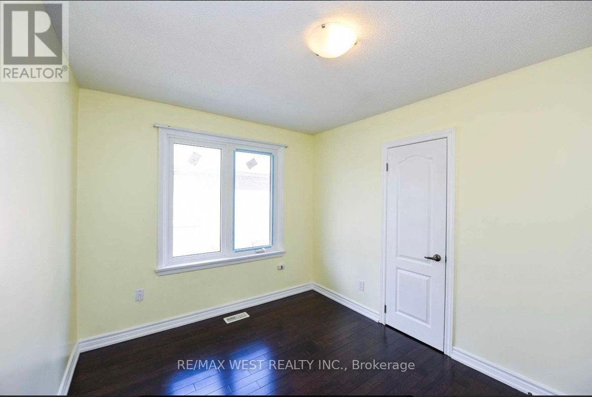 153 Vodden Street E, Brampton, Ontario  L6V 1M6 - Photo 12 - W12743630