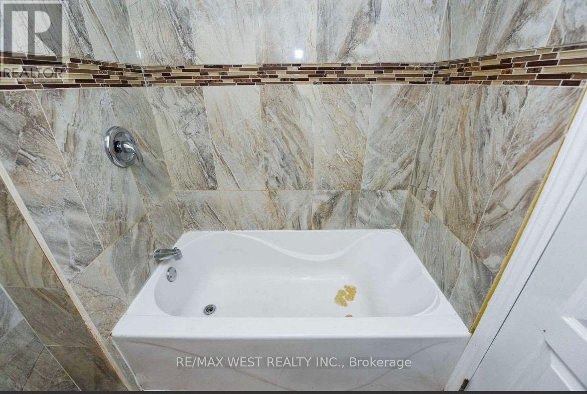 153 Vodden Street E, Brampton, Ontario  L6V 1M6 - Photo 16 - W12743630