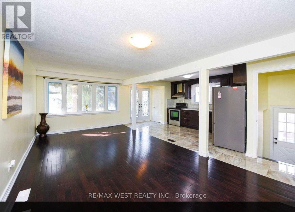 153 Vodden Street E, Brampton, Ontario  L6V 1M6 - Photo 4 - W12743630