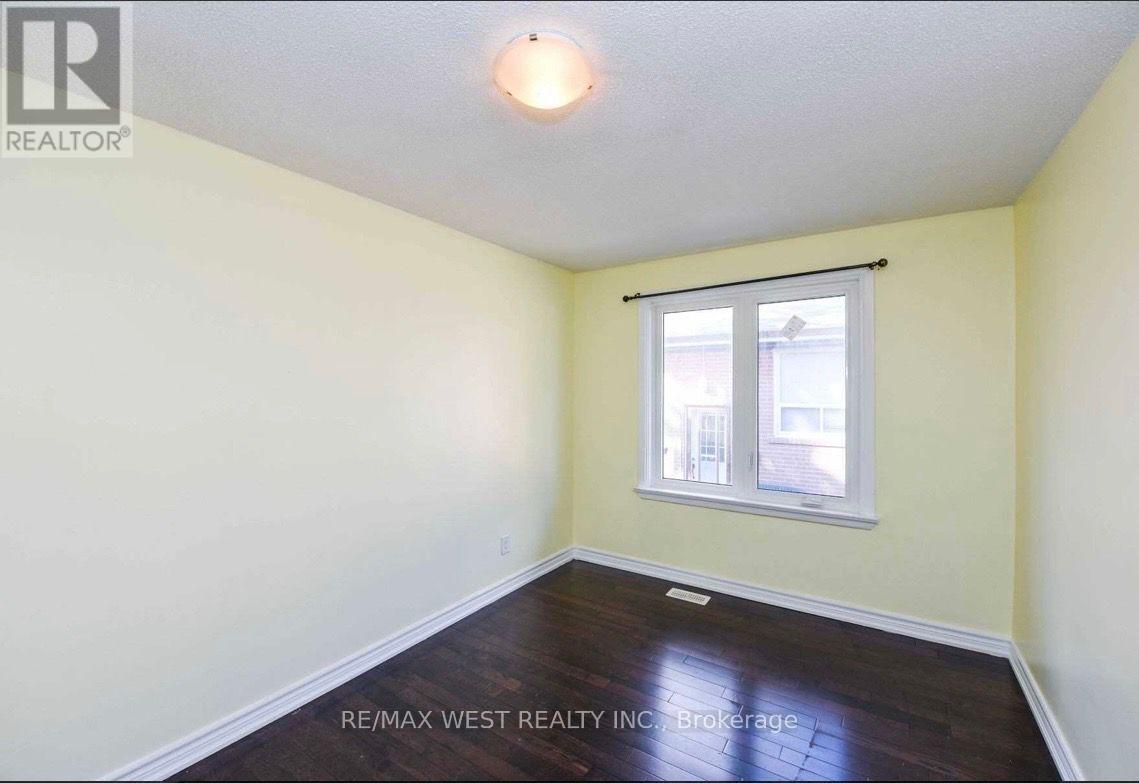 153 Vodden Street E, Brampton, Ontario  L6V 1M6 - Photo 8 - W12743630