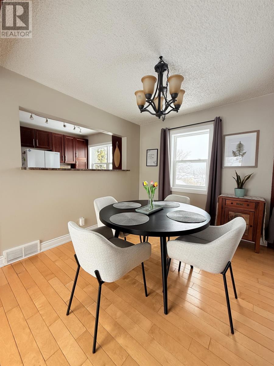 10 Queen St, Sioux Lookout, Ontario  P8T 1E8 - Photo 9 - TB2600585