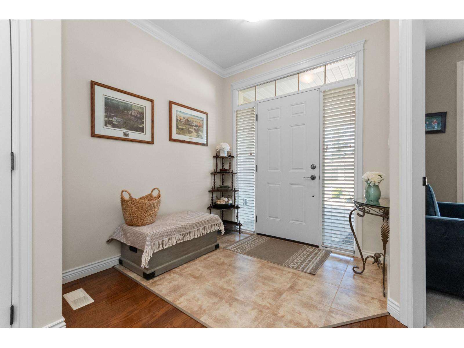 6049 Hunter Creek Crescent, Sardis South, Chilliwack, British Columbia  V2R 0B7 - Photo 4 - R3107534