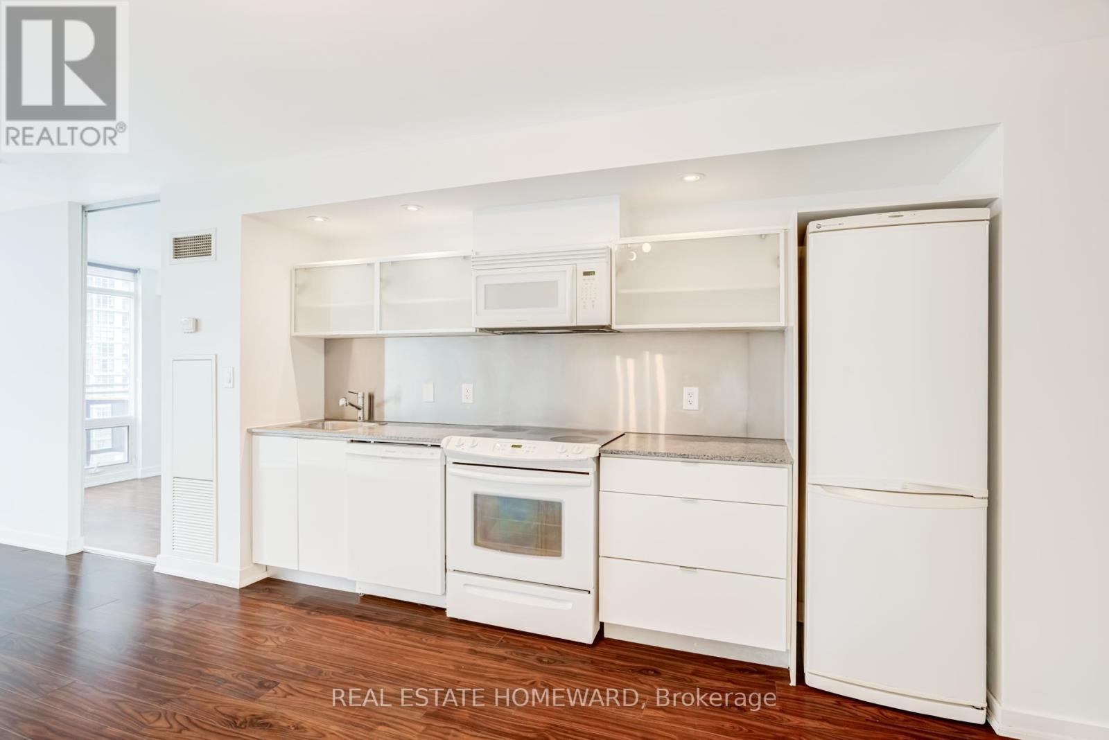 1916 - 4k Spadina Avenue, Toronto, Ontario  M5V 3Z2 - Photo 8 - C12966114