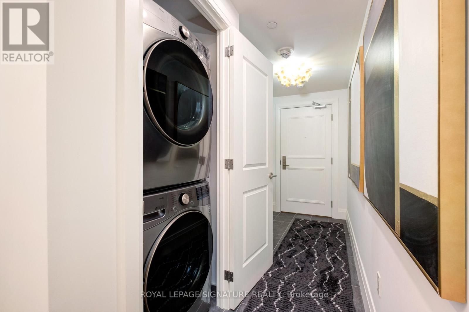 303 - 285 Avenue Road, Toronto (Yonge-St. Clair), Ontario  M4V 2G8 - Photo 6 - C12981206