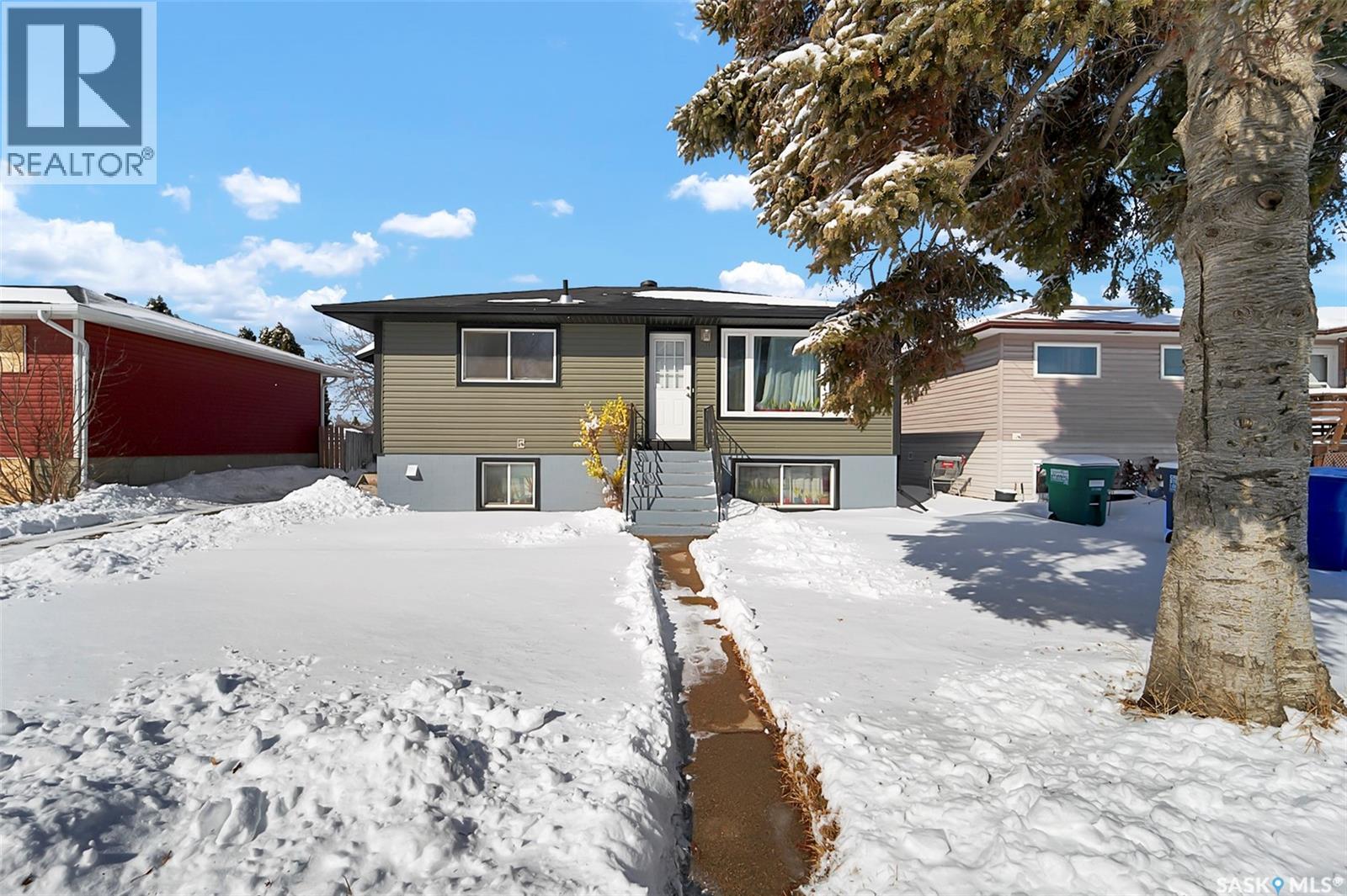 211 Witney Avenue N, Saskatoon, Saskatchewan  S7L 3M2 - Photo 2 - SK032520
