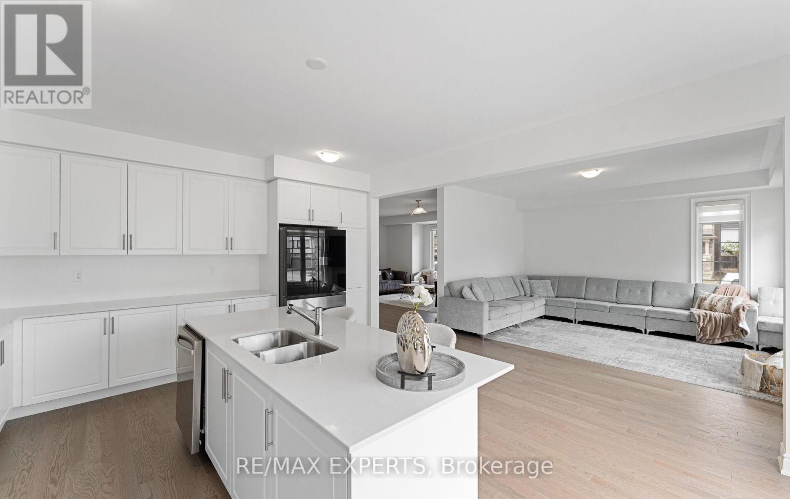 84 Culbert Road, Bradford West Gwillimbury (Bradford), Ontario  L3Z 4P4 - Photo 6 - N12710462