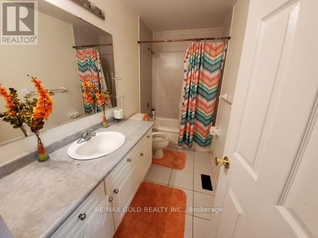 16 Kilrea Way, Brampton, Ontario  L6X 0P9 - Photo 3 - W12982316