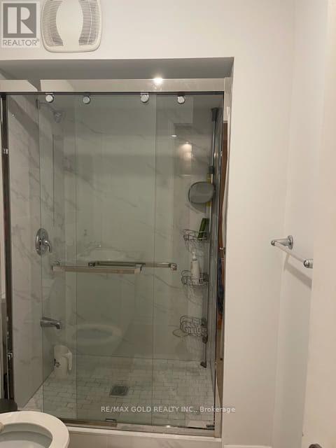 16 Kilrea Way, Brampton, Ontario  L6X 0P9 - Photo 4 - W12982316