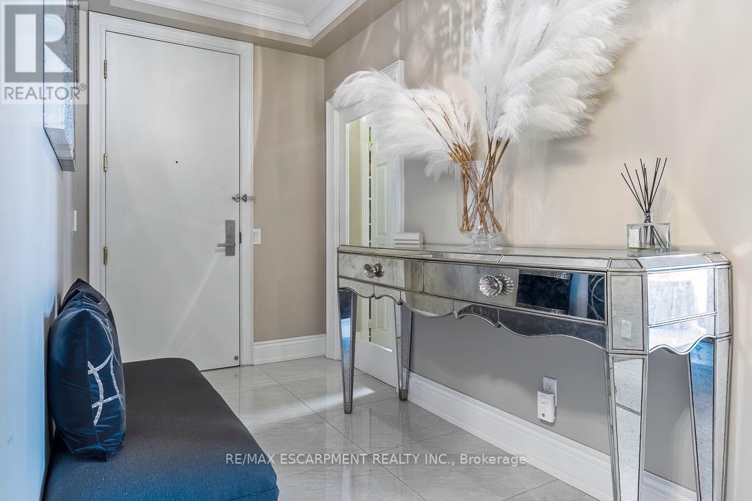 2706 - 35 Kingsbridge Garden Circle, Mississauga, Ontario  L5R 3Z3 - Photo 6 - W12982324