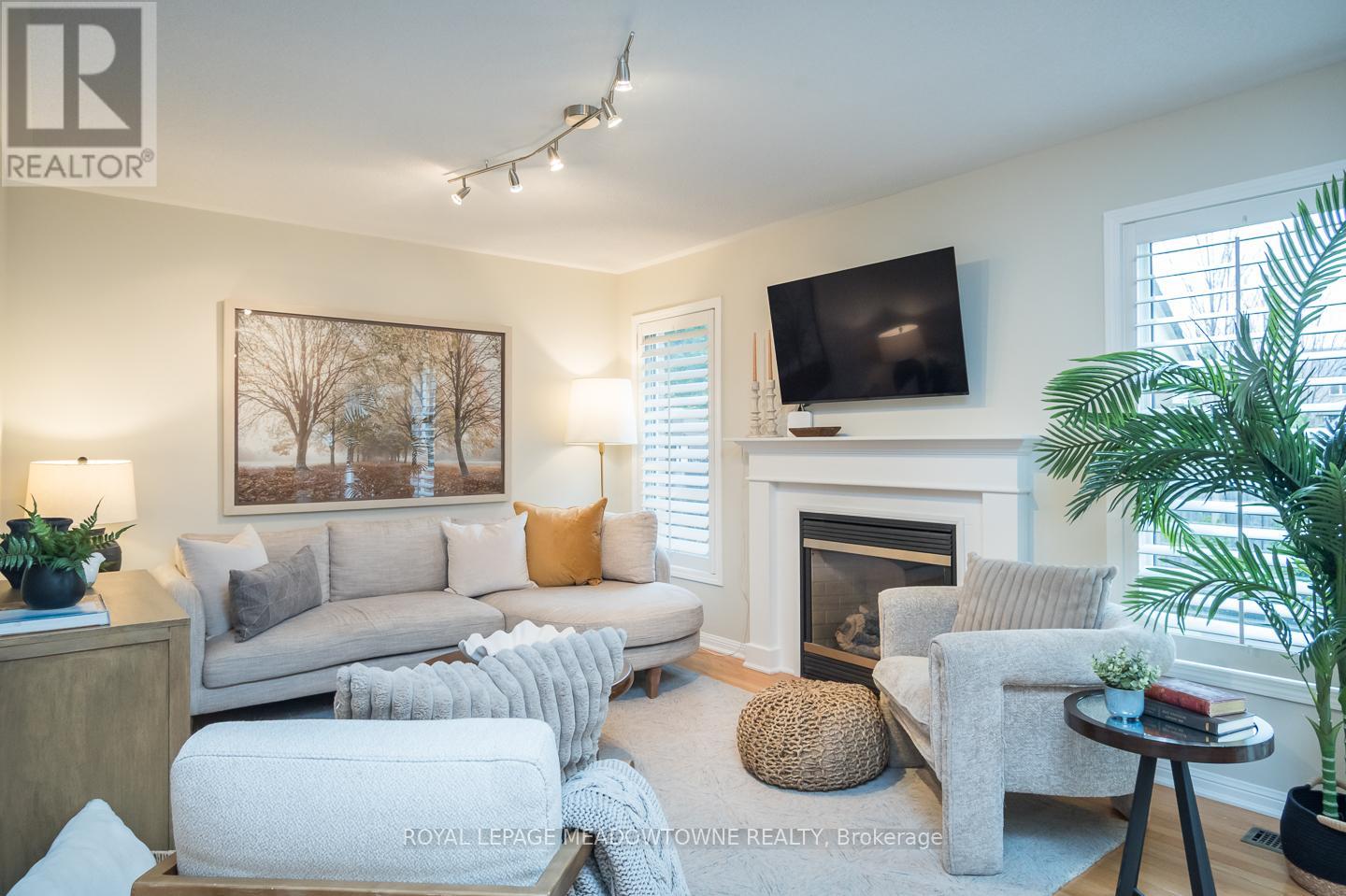 292 Mcdougall Cross, Milton, Ontario  L9T 0N6 - Photo 18 - W12982330