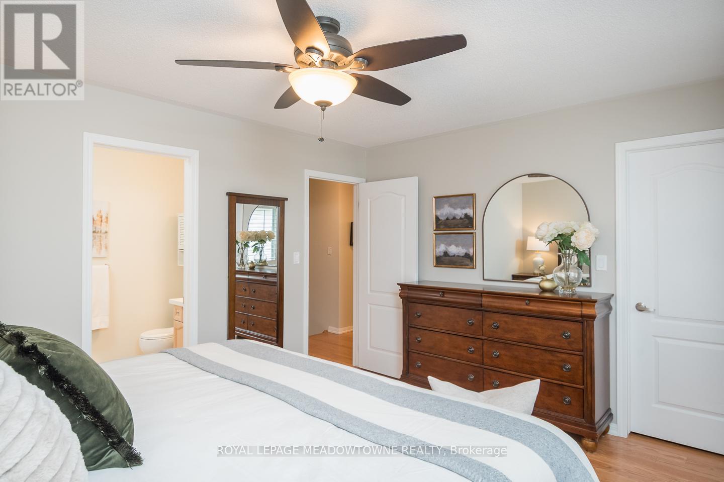 292 Mcdougall Cross, Milton, Ontario  L9T 0N6 - Photo 25 - W12982330