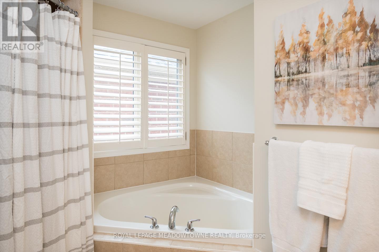 292 Mcdougall Cross, Milton, Ontario  L9T 0N6 - Photo 27 - W12982330