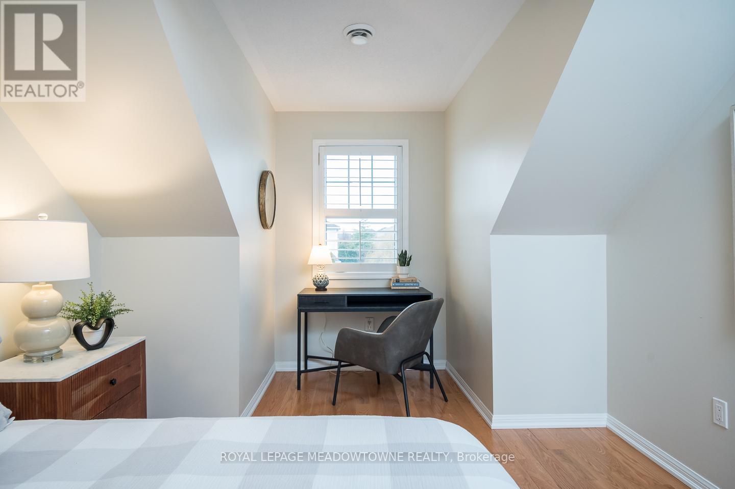 292 Mcdougall Cross, Milton, Ontario  L9T 0N6 - Photo 29 - W12982330