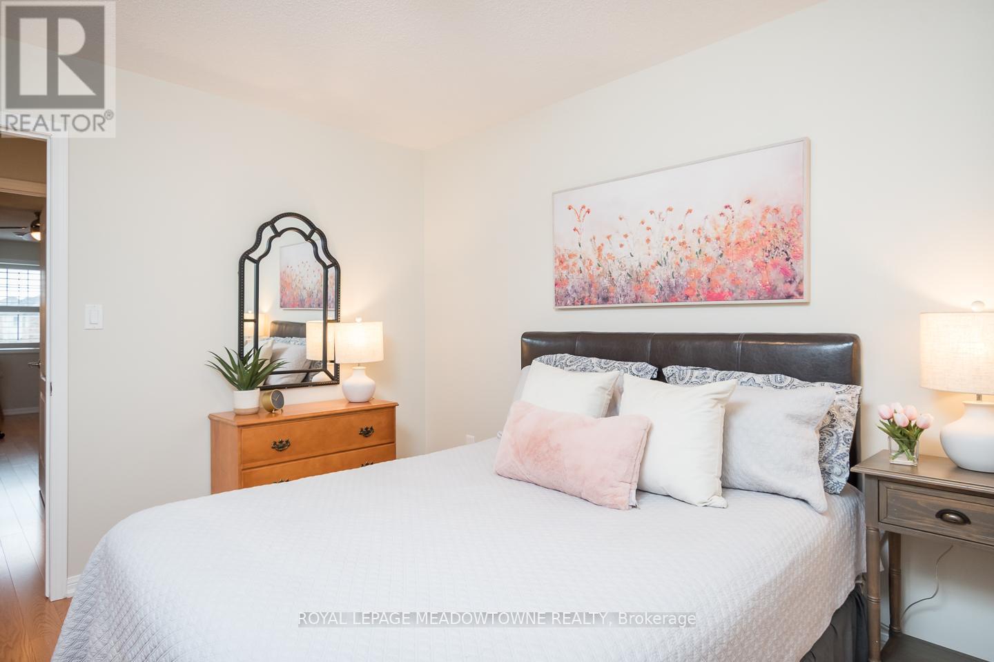 292 Mcdougall Cross, Milton, Ontario  L9T 0N6 - Photo 31 - W12982330