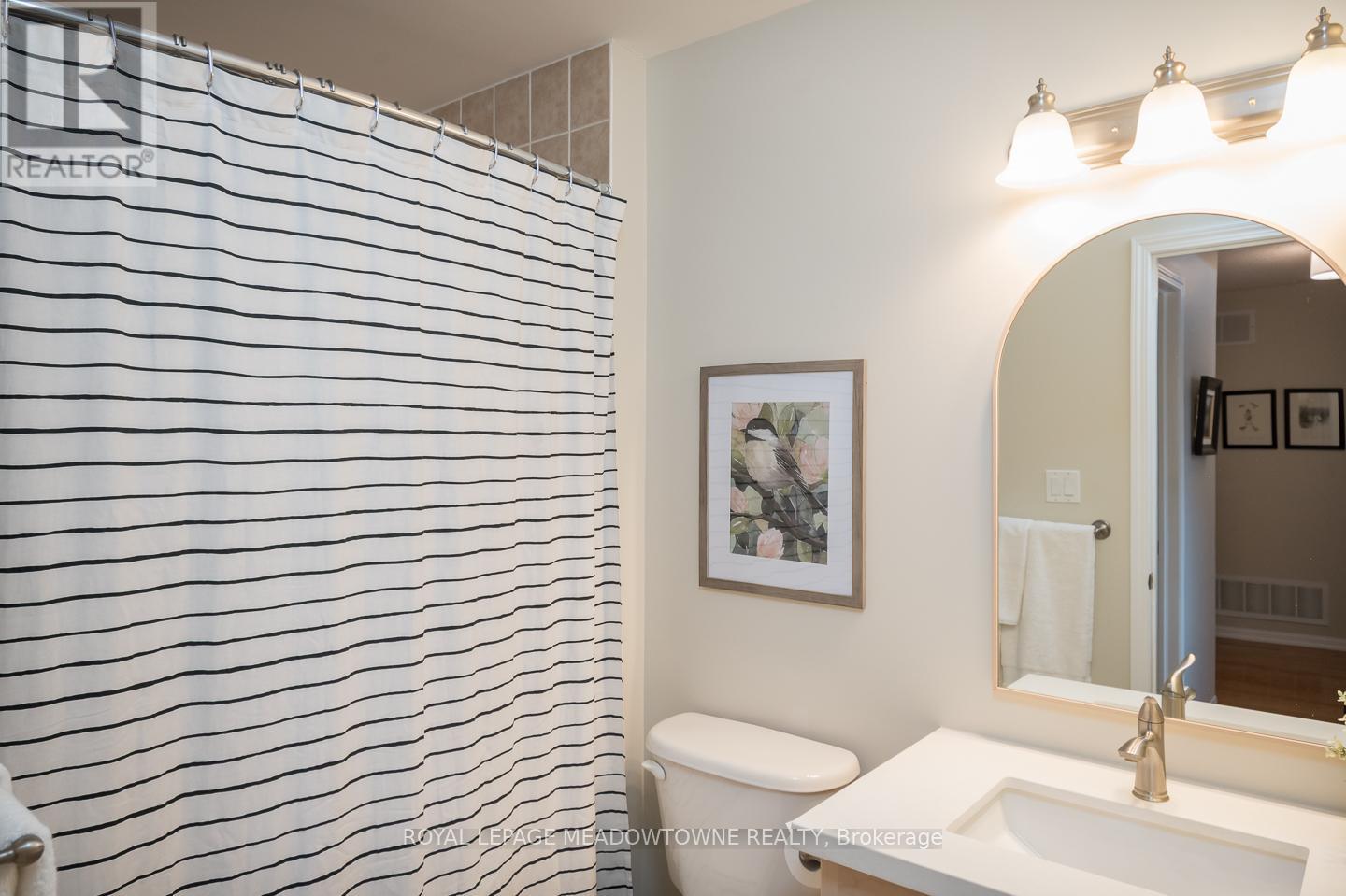 292 Mcdougall Cross, Milton, Ontario  L9T 0N6 - Photo 35 - W12982330