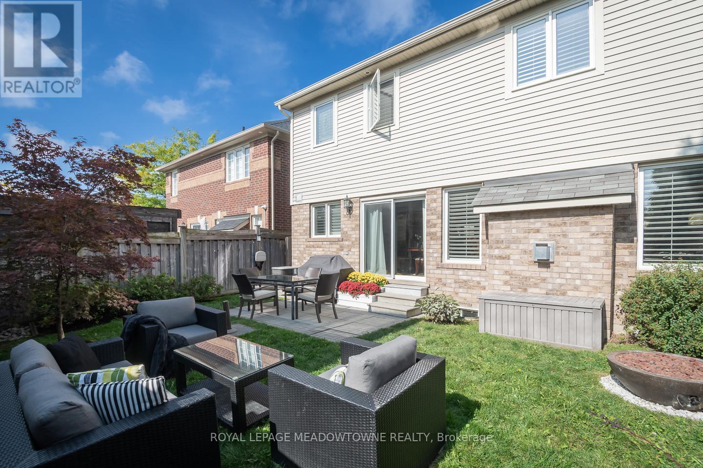 292 Mcdougall Cross, Milton, Ontario  L9T 0N6 - Photo 38 - W12982330