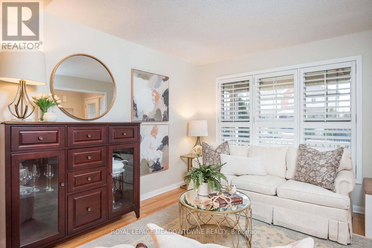 292 Mcdougall Cross, Milton, Ontario  L9T 0N6 - Photo 5 - W12982330